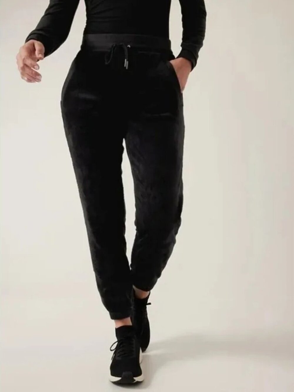 Athleta Cozy Karma Recover Black Sherpa Jogger Pants Size Small Women's
